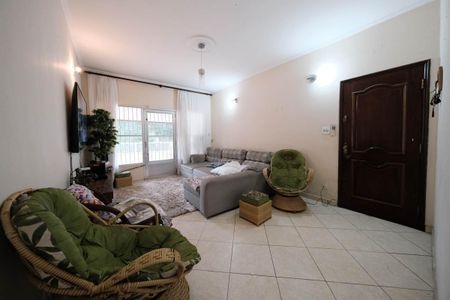 Casa à venda com 220m², 4 quartos e 3 vagasSala
