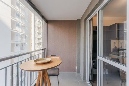Apartamento à venda com 31m², 1 quarto e sem vaga Apartamento à venda com 31m², 1 quarto e sem vagaVaranda