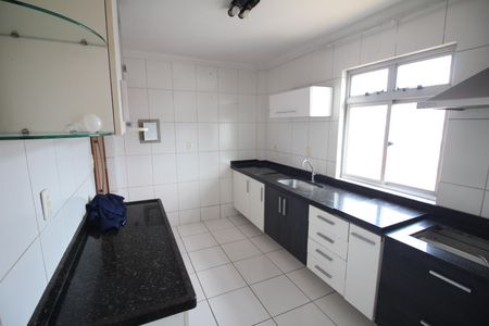 Apartamento à venda com 191m², 4 quartos e 2 vagasCozinha