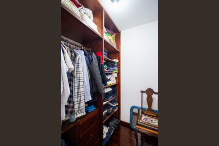 Casa de condomínio para alugar com 800m², 3 quartos e 10 vagasCloset Suite 2