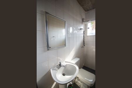 Casa de condomínio para alugar com 800m², 3 quartos e 10 vagasBanheiro de serviço