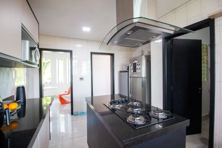 Casa de condomínio para alugar com 800m², 3 quartos e 10 vagasCozinha