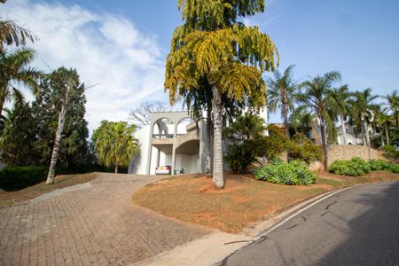 Casa de condomínio para alugar com 800m², 3 quartos e 10 vagasFachada