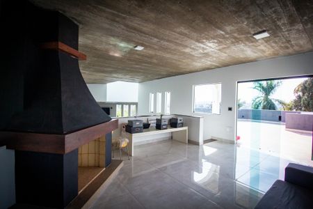 Casa de condomínio para alugar com 800m², 3 quartos e 10 vagasEscritorio