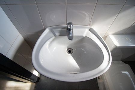 Casa de condomínio para alugar com 800m², 3 quartos e 10 vagasBanheiro de serviço