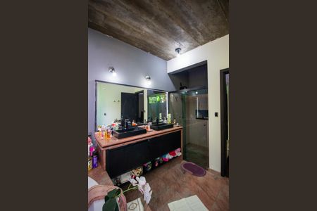 Casa de condomínio para alugar com 800m², 3 quartos e 10 vagasBanheiro da Suíte 1