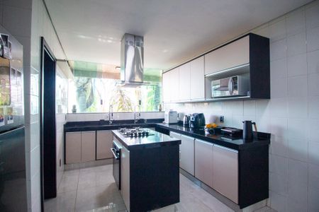 Casa de condomínio para alugar com 800m², 3 quartos e 10 vagasCozinha