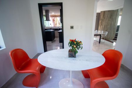 Casa de condomínio para alugar com 800m², 3 quartos e 10 vagasCopa