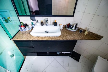 Casa de condomínio para alugar com 800m², 3 quartos e 10 vagasBanheiro da Suíte 2