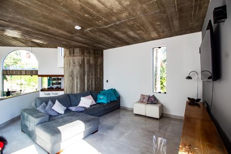 Casa de condomínio para alugar com 800m², 3 quartos e 10 vagasSala de TV