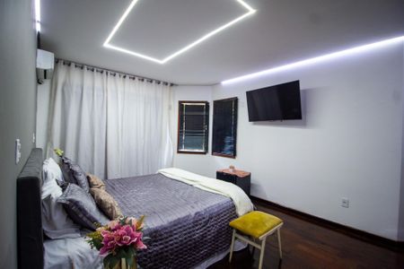 Casa de condomínio para alugar com 800m², 3 quartos e 10 vagasSuíte 1