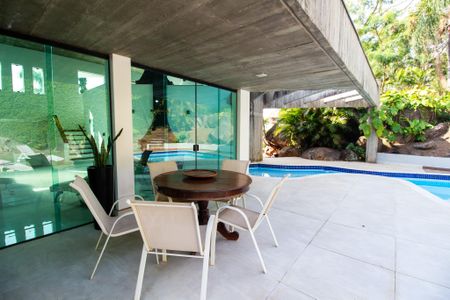 Casa de condomínio para alugar com 800m², 3 quartos e 10 vagasÁrea externa