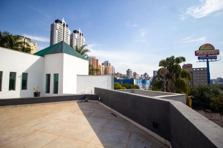 Casa de condomínio para alugar com 800m², 3 quartos e 10 vagasTerraço