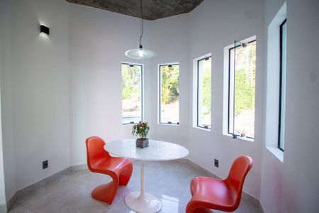 Casa de condomínio para alugar com 800m², 3 quartos e 10 vagasCopa