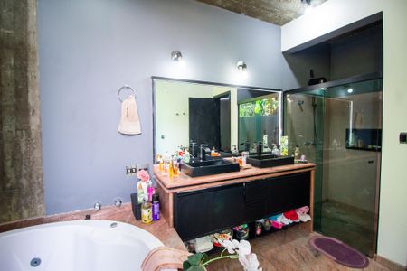 Casa de condomínio para alugar com 800m², 3 quartos e 10 vagasBanheiro da Suíte 1