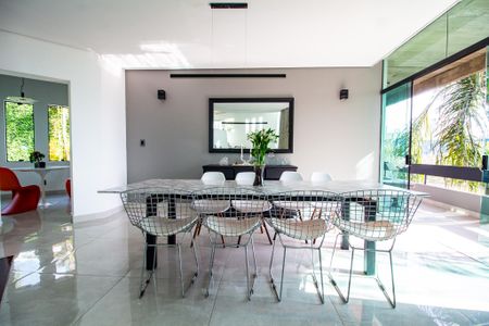 Casa de condomínio para alugar com 800m², 3 quartos e 10 vagasSala