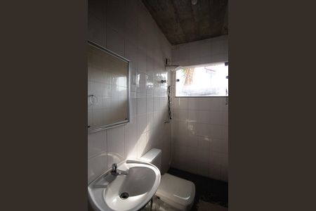 Casa de condomínio para alugar com 800m², 3 quartos e 10 vagasBanheiro de serviço