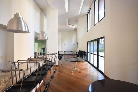 Apartamento à venda com 160m², 3 quartos e 3 vagas Apartamento à venda com 160m², 3 quartos e 3 vagasÁrea comum - Salão de festas