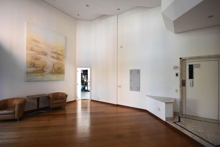 Apartamento à venda com 160m², 3 quartos e 3 vagas Apartamento à venda com 160m², 3 quartos e 3 vagasHall Social 1