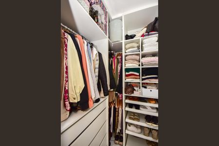 Apartamento à venda com 160m², 3 quartos e 3 vagasArmário da Suíte 2