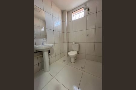 Banheiro de kitnet/studio para alugar com 1 quarto, 45m² em Setor Habitacional Vicente Pires, Brasília