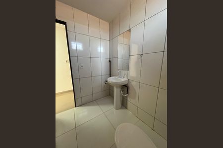 Banheiro de kitnet/studio para alugar com 1 quarto, 45m² em Setor Habitacional Vicente Pires, Brasília