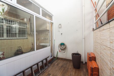 Casa à venda com 137m², 3 quartos e 2 vagasQuintal