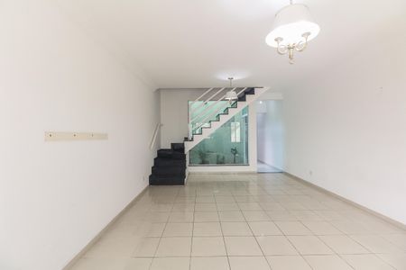 Casa à venda com 137m², 3 quartos e 2 vagasSala