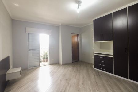 Casa à venda com 137m², 3 quartos e 2 vagasSuíte