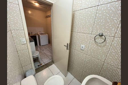 Casa à venda com 100m², 2 quartos e 1 vagaBanheiro 2