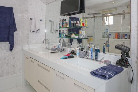 Apartamento para alugar com 255m², 3 quartos e 4 vagas Apartamento para alugar com 255m², 3 quartos e 4 vagasBanheiro Social