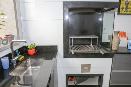 Apartamento para alugar com 255m², 3 quartos e 4 vagas Apartamento para alugar com 255m², 3 quartos e 4 vagasCozinha