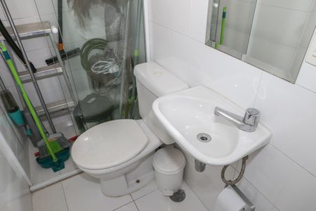 Apartamento para alugar com 255m², 3 quartos e 4 vagas Apartamento para alugar com 255m², 3 quartos e 4 vagasBanheiro de serviço