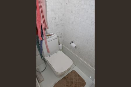 Apartamento para alugar com 255m², 3 quartos e 4 vagas Apartamento para alugar com 255m², 3 quartos e 4 vagasBanheiro de serviço