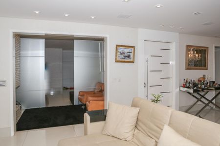 Apartamento para alugar com 255m², 3 quartos e 4 vagas Apartamento para alugar com 255m², 3 quartos e 4 vagasSala