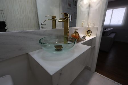 Apartamento à venda com 99m², 2 quartos e 2 vagasBanheiro da Suíte 2