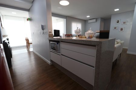 Apartamento à venda com 99m², 2 quartos e 2 vagasCozinha e Área de Serviço