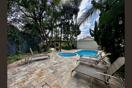 Casa de condomínio para alugar com 180m², 3 quartos e 3 vagasPiscina