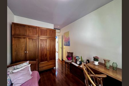 Casa de condomínio para alugar com 180m², 3 quartos e 3 vagasSuíte 3