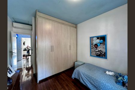 Casa de condomínio para alugar com 180m², 3 quartos e 3 vagasSuíte 2