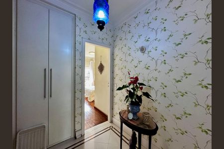 Casa de condomínio para alugar com 180m², 3 quartos e 3 vagasCorredor Suítes