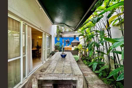 Casa de condomínio para alugar com 180m², 3 quartos e 3 vagasVaranda