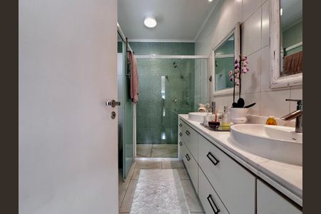 Casa de condomínio para alugar com 180m², 3 quartos e 3 vagasBanheiro Suíte 1