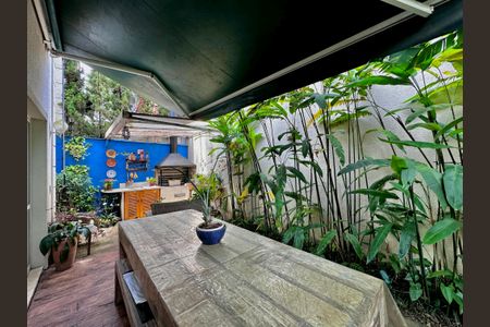 Casa de condomínio para alugar com 180m², 3 quartos e 3 vagasVaranda