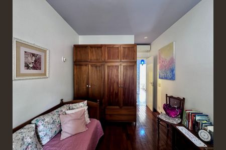 Casa de condomínio para alugar com 180m², 3 quartos e 3 vagasSuíte 3