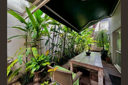 Casa de condomínio para alugar com 180m², 3 quartos e 3 vagasVaranda