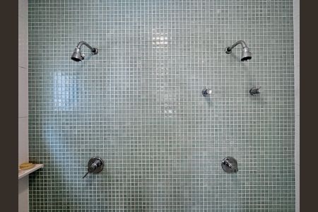 Casa de condomínio para alugar com 180m², 3 quartos e 3 vagasBanheiro Suíte 1