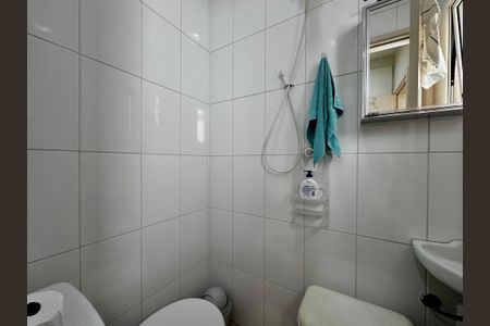 Casa de condomínio para alugar com 180m², 3 quartos e 3 vagasBanheiro de Serviço