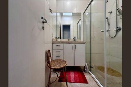 Casa de condomínio para alugar com 180m², 3 quartos e 3 vagasBanheiro Suíte 3