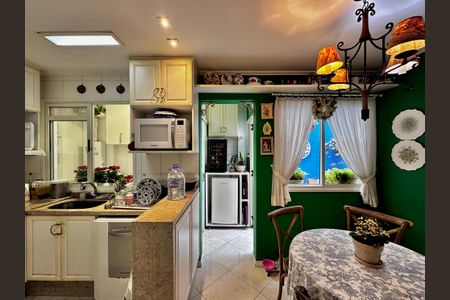 Casa de condomínio para alugar com 180m², 3 quartos e 3 vagasCozinha